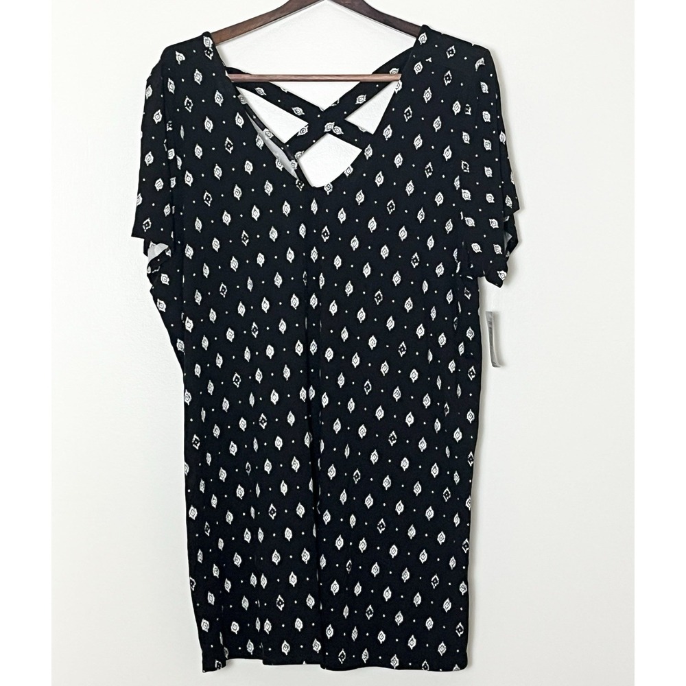 NWT Torrid Blouse Size 3X Black White AOP Super Soft Knits Cross Back Night Out